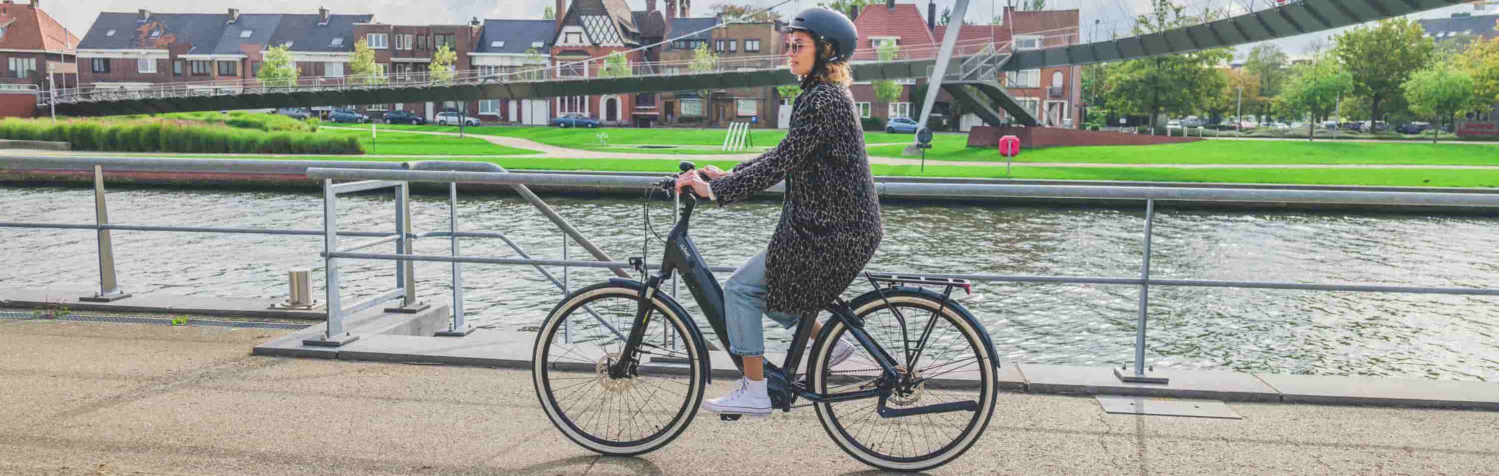 Femme velo electrique